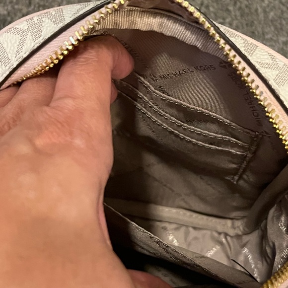 Michael Kors Beige Crossbody Bag - Picture 7 of 8